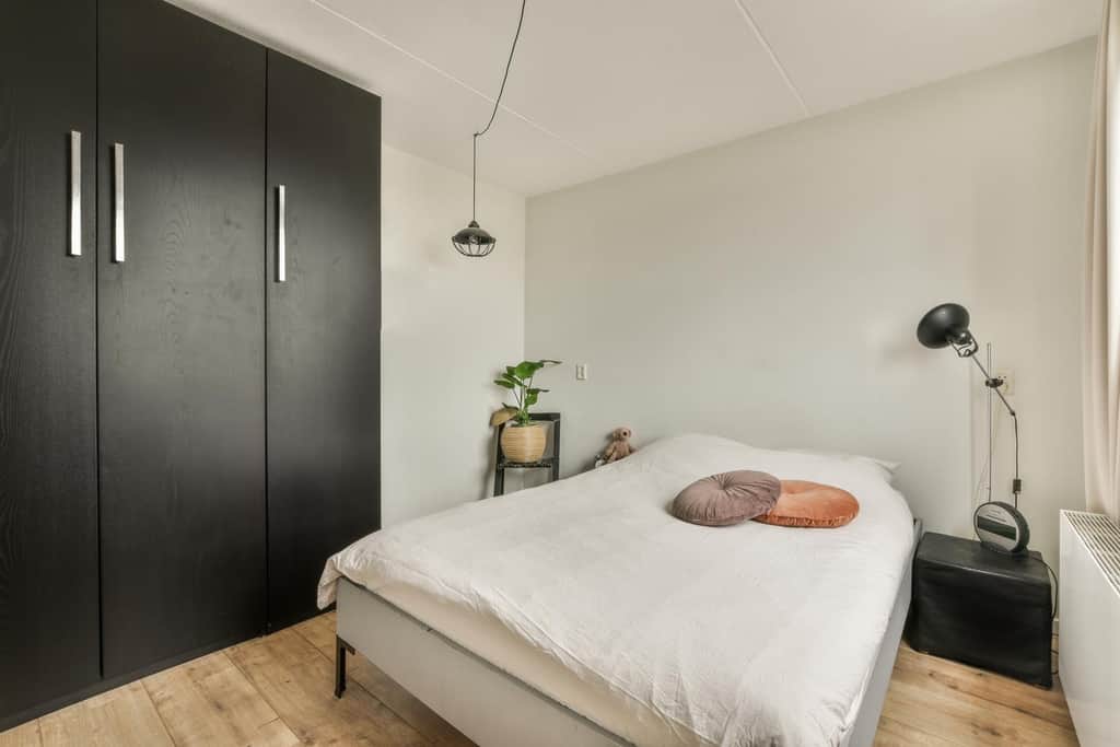contemporary bedroom