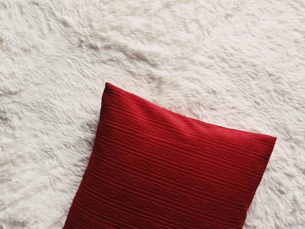 throw pillow