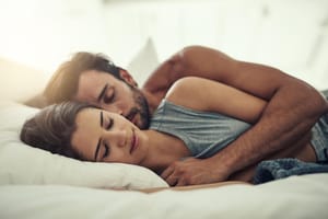 mattress comfort layer helps couple sleep